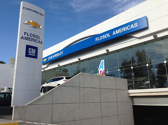 fachada  agencia  autos  construccion  concreto  flosol  americas  chevrolet  guadalajara  jalisco