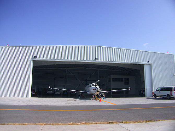 compuertas  automaticas  hangar  sistema  apertura  abierto  puertas  ligeras  