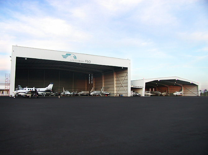 hangar  comercial  area  operativa  grandes  dimensiones  50  x  50  FBO  aerotron  guadalajara  jalisco